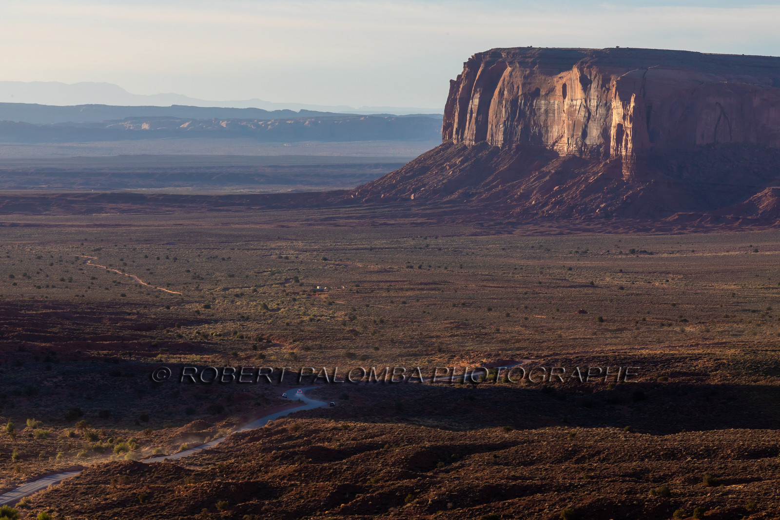Lever de soleil sur Monument Valley