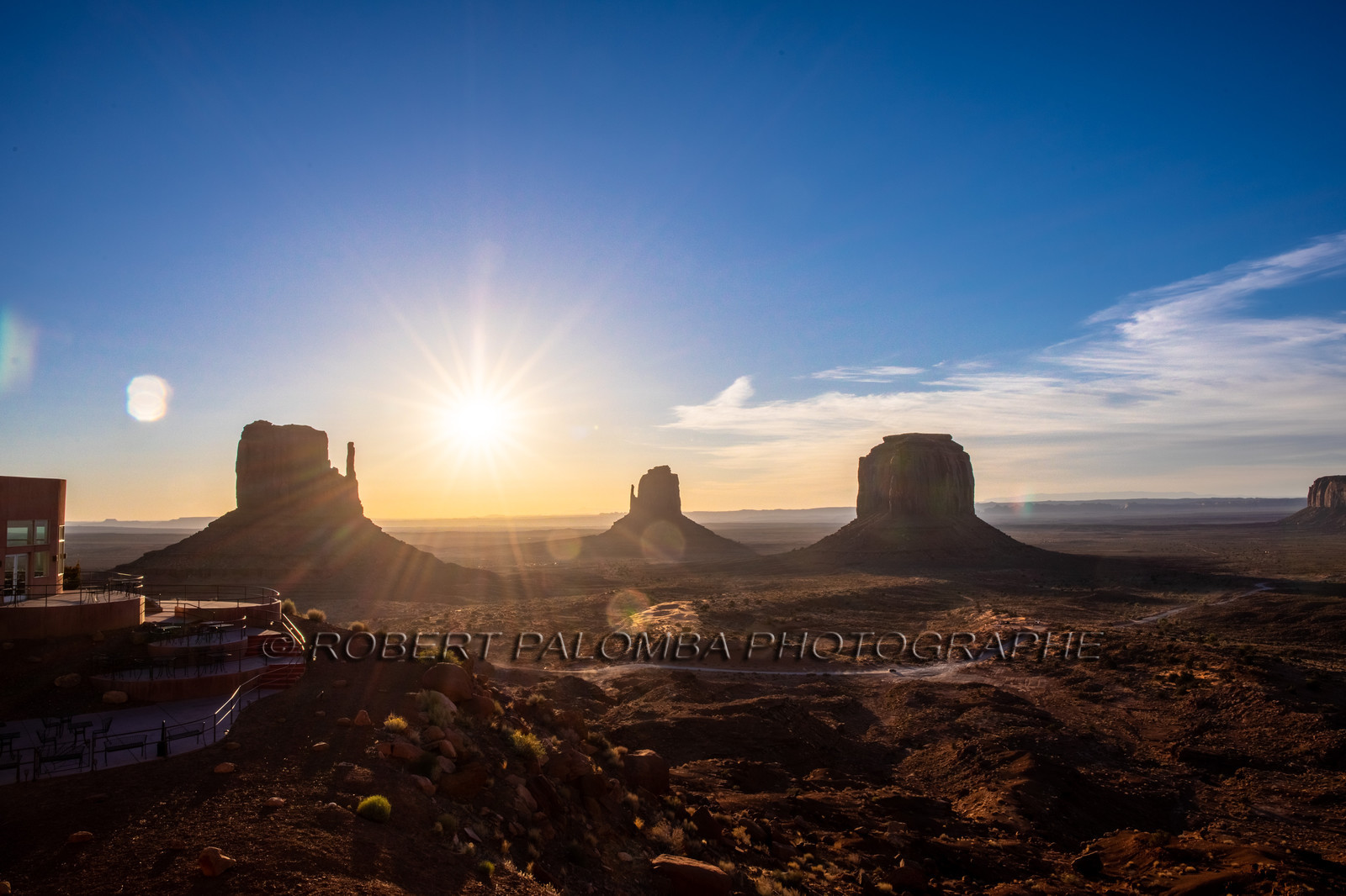 Lever de soleil sur Monument Valley