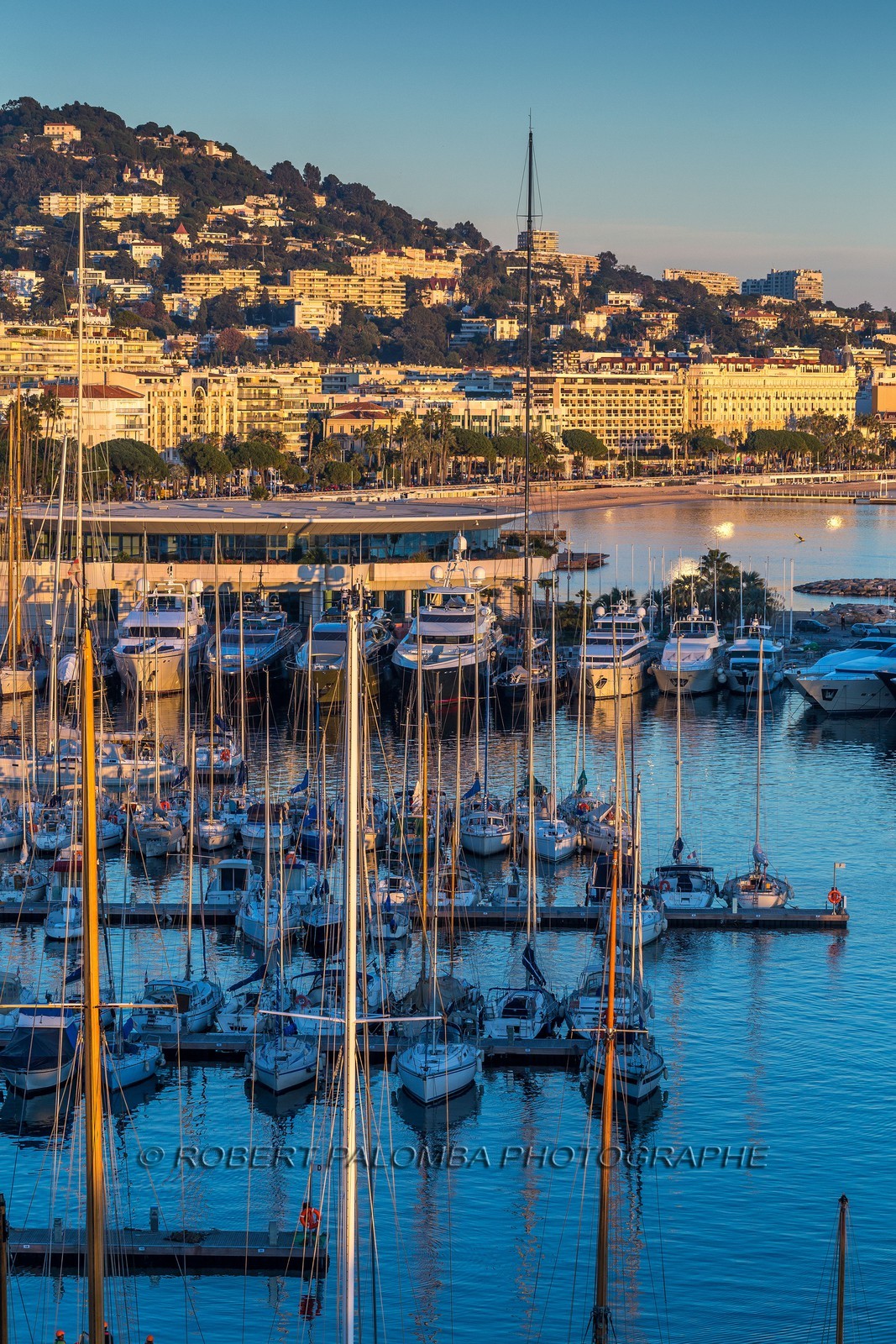 Cannes vue de l'Hôtel Radisson Blu 1835