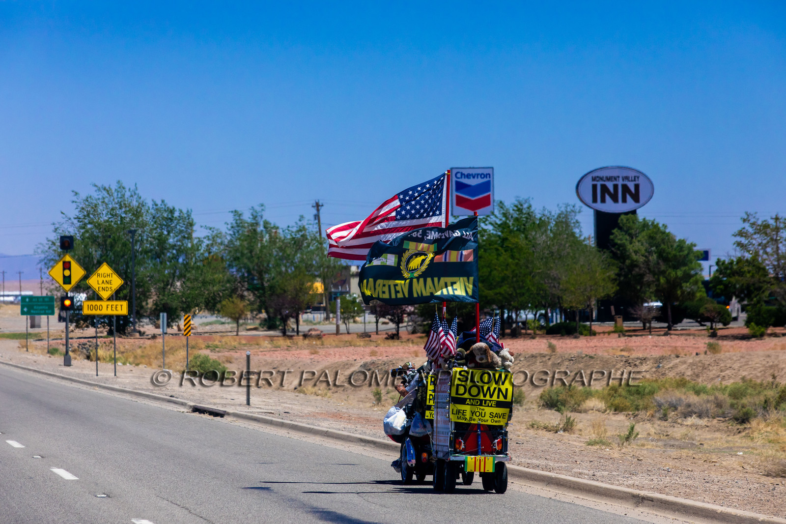 Un homme récoltant des fonds pour les vétérans américains du vietnam