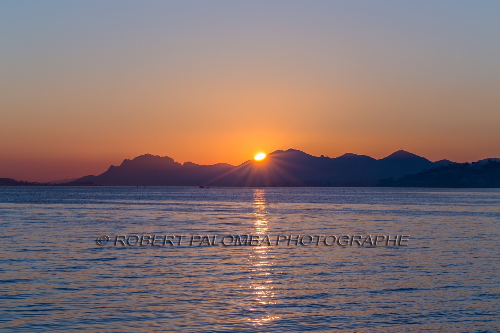 L'Estérel vu de Juan-les-Pins