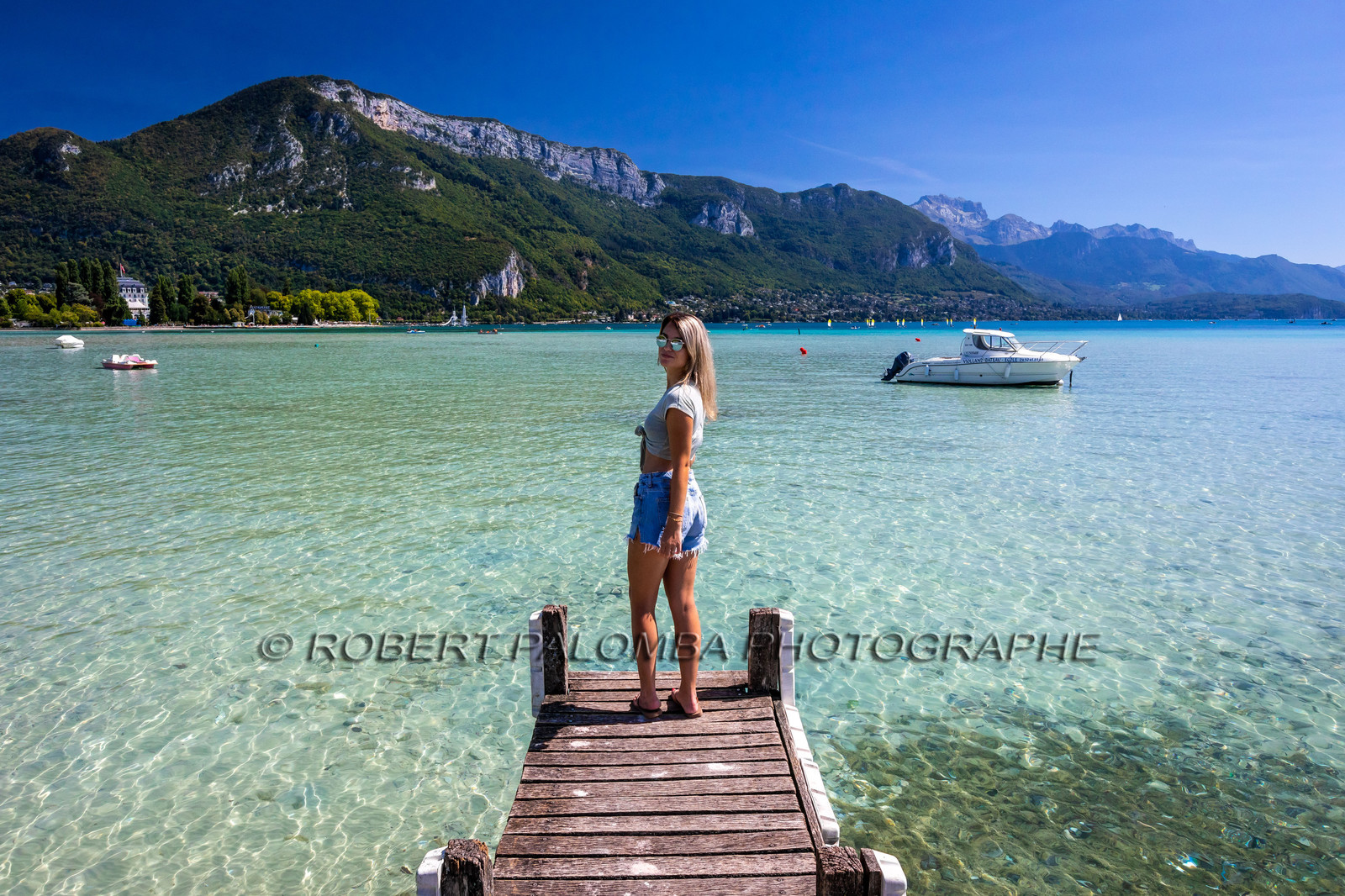 Ponton sur le lac d'Annecy